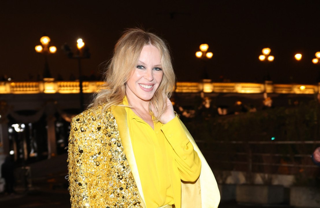 Kylie minogue: schwester dannii steht ihr nach trennung bei