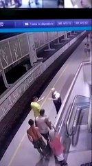 Homens agridem vigilante com chute na cabeça e tem arma furtada em estação