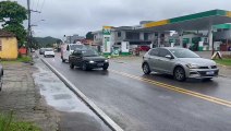 Cratera no Norte de Florianópolis prejudica trânsito após chuvas