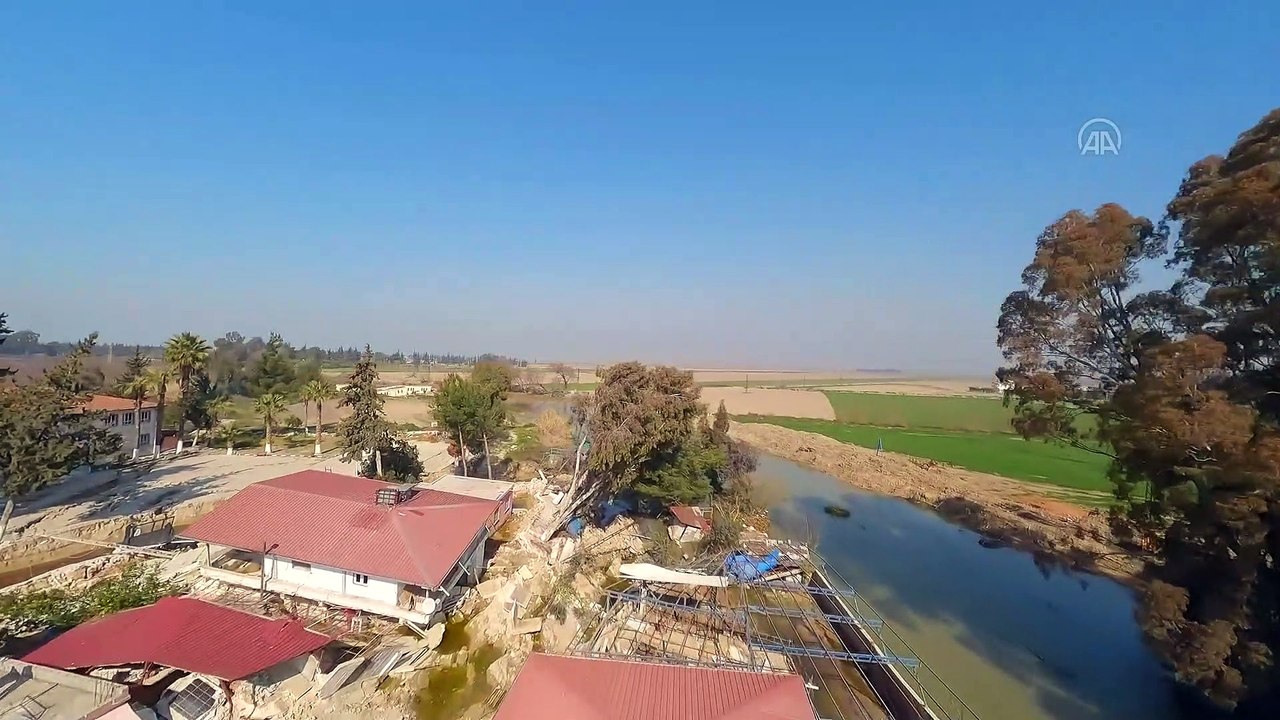 Demirköprü köyünden geçen fay hattının köyü ikiye bölmesi kameralara yansıdı