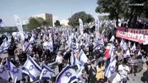 شاهد: الإسرائيليون يتظاهرون أمام الكنيست قبل ساعات من التصويت على قانون الإصلاح القضائي