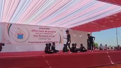 देश का हर नागरिक भगवान महावीर व महात्मा गांधी के सिद्धांतों पर चलें