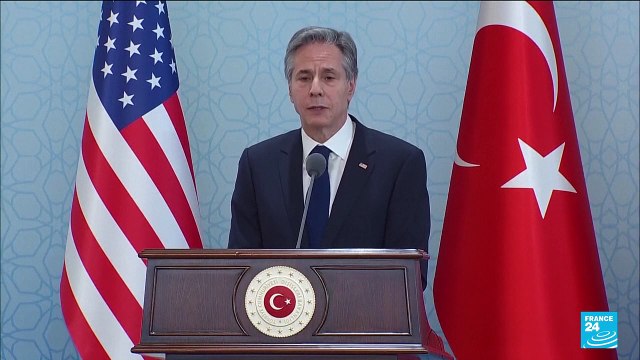 China's top diplomat due in Moscow as US warns on weapons supplies