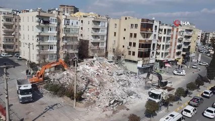 Şanlıurfa'da enkaz kaldırma çalışmaları sürüyor