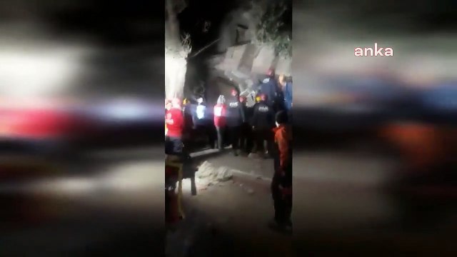 Haluk Levent, yıkılan bir apartmanda başlayan arama kurtarma çalışmalarının görüntülerini paylaştı