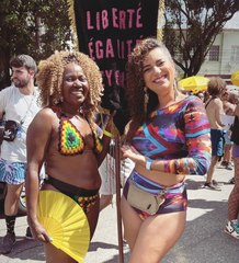 Aline Calixto canta no 'Garotas Solteiras' e celebra 'catarse' do carnaval