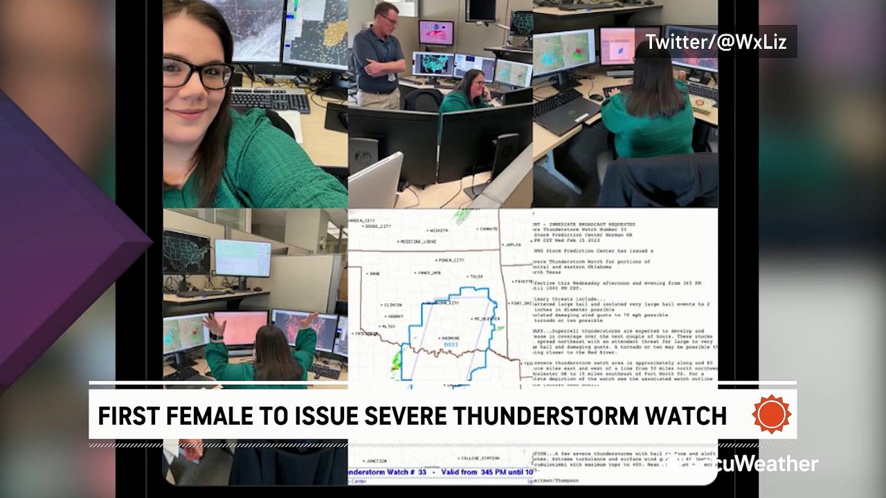 Photographer captures incredible moment that Christ the Redeemer statue is struck by lightning