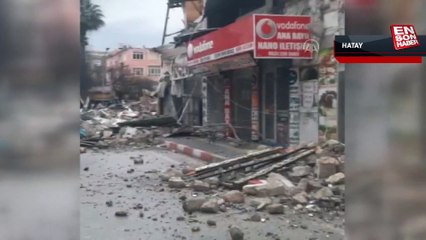 Samandağ ilçe merkezinde bazı binalar depremden etkilendi