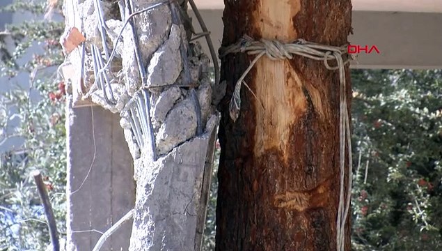 Çökmek üzere olan binaya kütükle 'çözüm'
