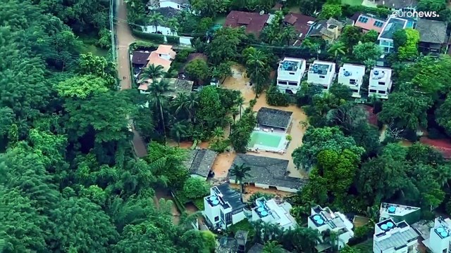 ارتفاع حصيلة الفيضانات وانزلاقات التربة في البرازيل إلى 40 قتيلاً ولولا يتفقد المناطق المنكوبة