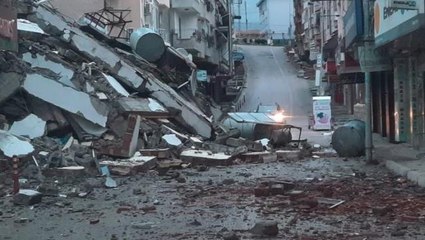 Hatay'da hayatını kaybeden 5 kişi depreme eşyalarını almak için girdikleri hasarlı binada yakalandı