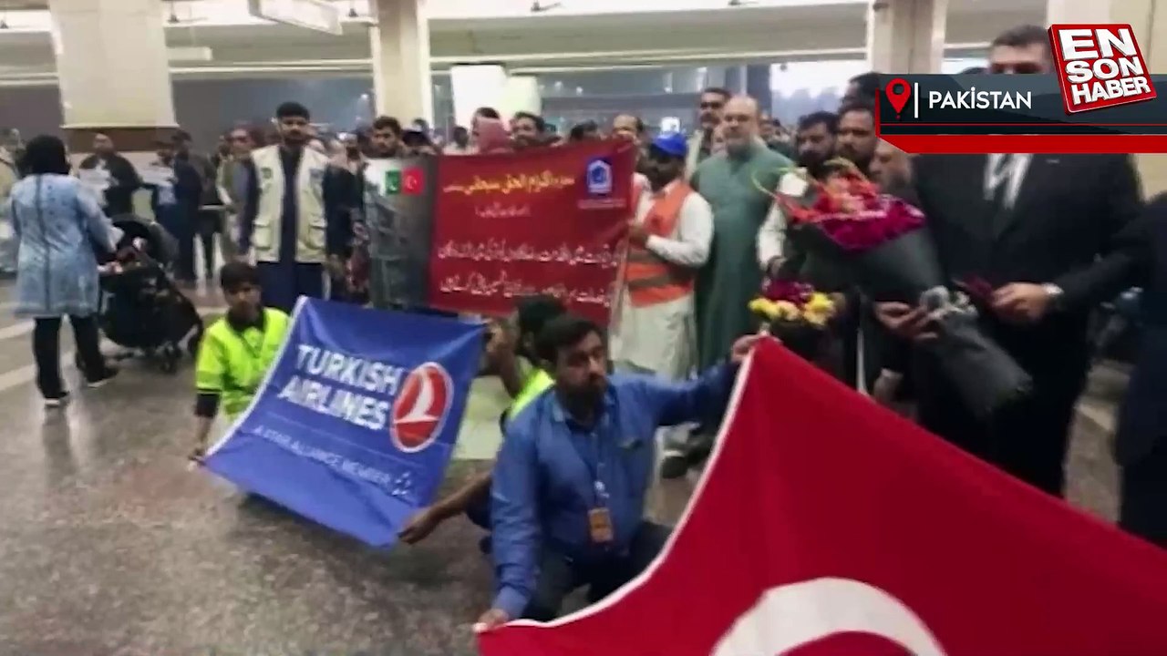 Enkaz altında kurtarma çalışmalarına katılan Pakistanlı ekipler geri döndü