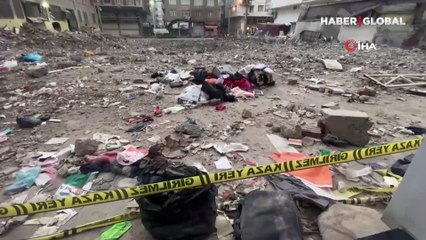 Diyarbakır'da 10 katlı apartman çöktü! O anlarda beton blok aracı böyle yuttu