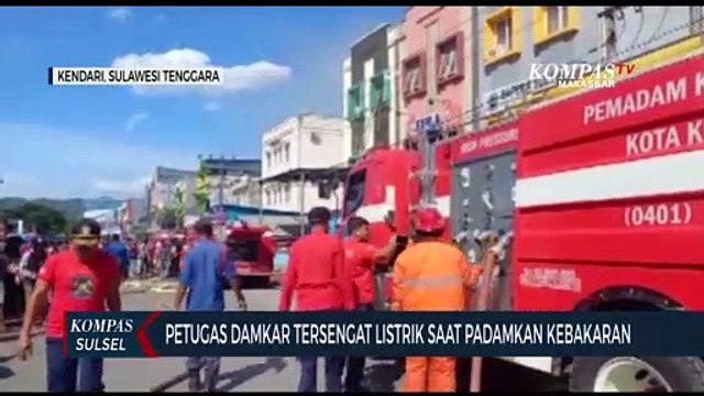 Petugas Damkar Tersengat Listrik Saat Padamkan Kebakaran