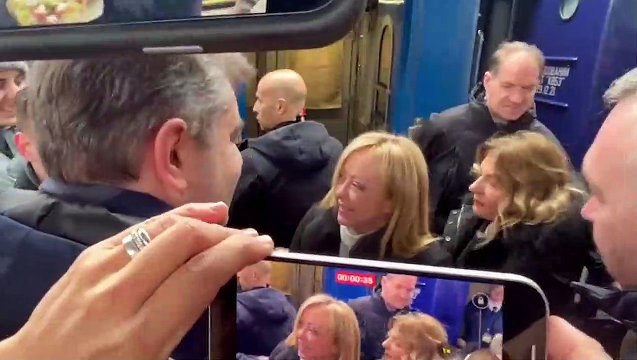 L'arrivo di Meloni a Kiev: "Onorata, doveroso essere qui"