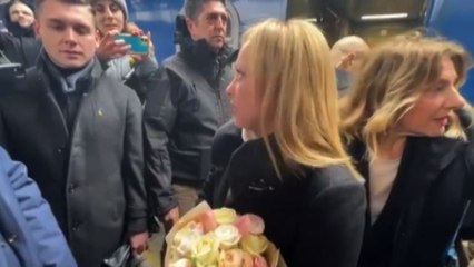 L'arrivo di Giorgia Meloni a Kiev: "Giusto e necessario esserci"