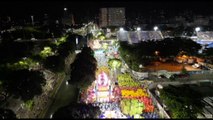 La sfilata dei carri al sambodromo per il Carnevale di Rio