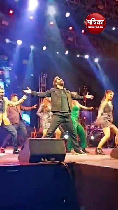 रणबीर कपूर को देख फीमेल फैन हुई बेकाबू, देखते ही एक्टर पर झपटी और फिर...