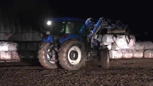 Ankara Büyükşehir Belediyesi'nin Deprem Bölgesine Kırsal Kalkınma Desteği Sürüyor… 65 Tonluk Üç Tır Yem Daha Yola Çıktı