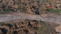 Hatay'daki depremde bazı yollar çöktü