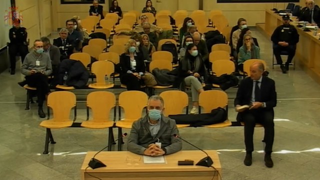 El tribunal ordena a Camps sentarse en primer fila tras la denuncia por llamar miserable al abogado del Bigotes