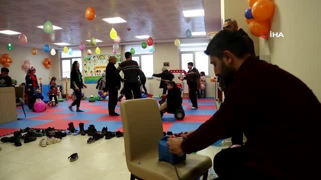 Tuşba Belediyesi'nden depremzede çocuklar için oyun parkı