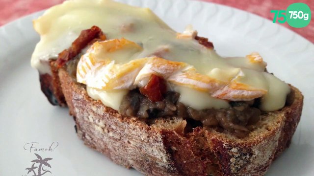 Tartine au caviar d'aubergines et fromage