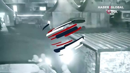 Hatay'daki 6.4'lük deprem afet koordinasyon merkezinin kameralarına böyle yansıdı