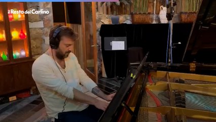 Cesare Cremonini registra nello studio dei Nirvana