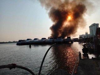 Tayland'da elektrikli feribotlar alev aldı