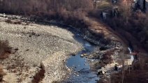 Siccità, il Sesia ai minimi storici: le immagini da drone mostrano il letto del fiume asciutto