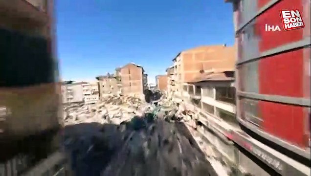 Malatya’da yıkılan yerler yarış dronu ile görüntülendi