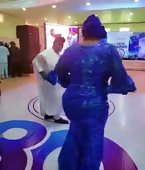 Watch Baba, The Former President Of Nigerian, Olusegun Obasanjo showing his Dance Skills