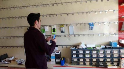 Kahramanmaraş'ta esnaf, depremzedeler için kepenk açtı