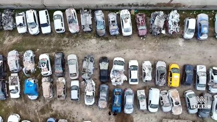 Hatay'da deprem sonrası hurda araçlar toplanıyor