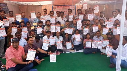 81 जनों ने लिखे खून से पत्र