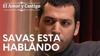 Savaş está hablando con sus amigos. | Amor y Castigo - Episodio 3