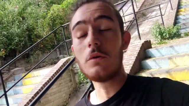 Je monte 2630 marches pendant 1 mois (j'ai plus de jambe) partie 1