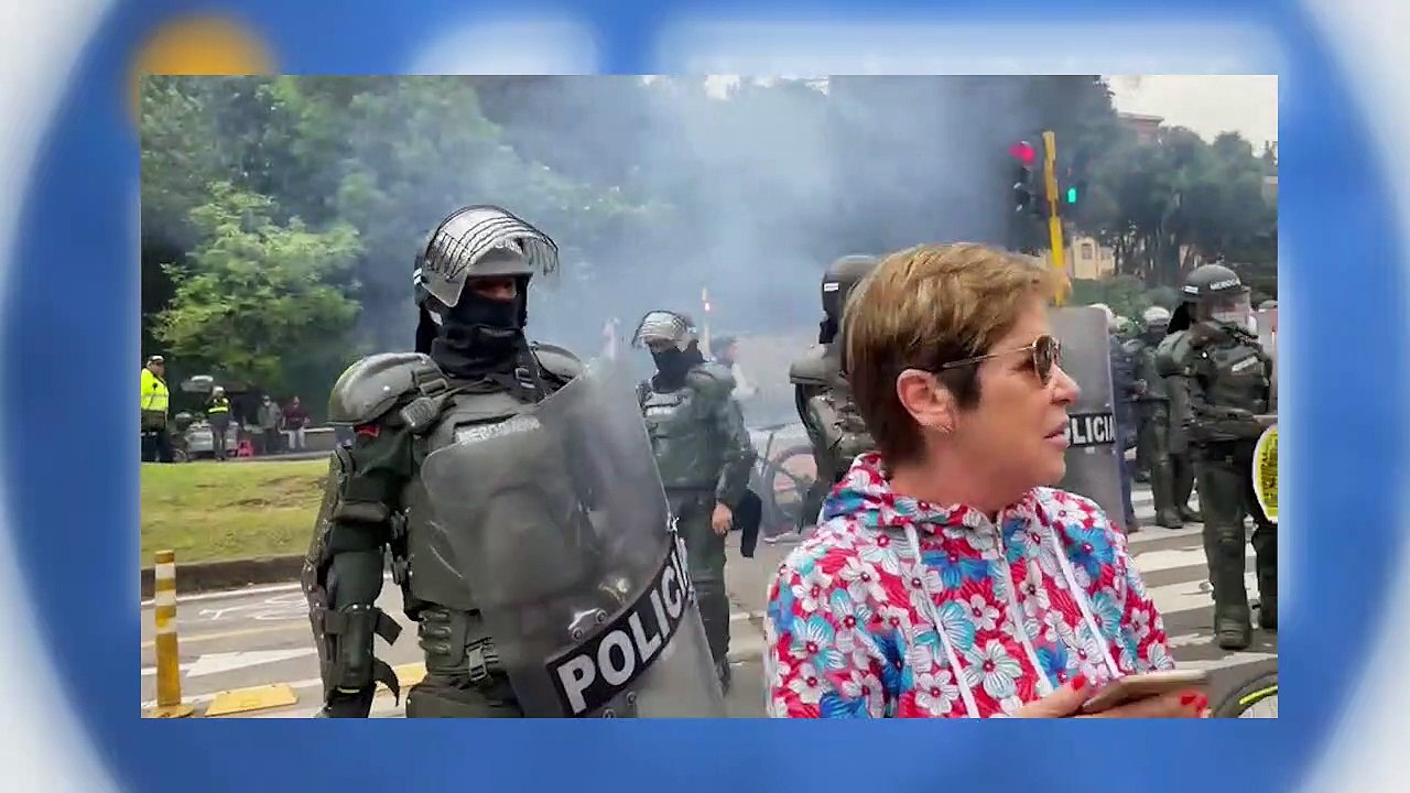 Esmad disuelve protesta en Bogotá