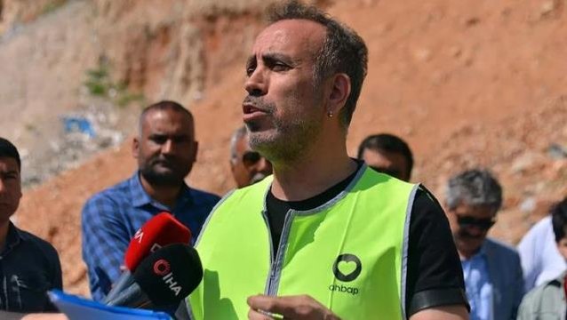 Haluk Levent kendisi için AFAD güzellemesi yapıyor diyenlere böyle yanıt verdi: Devlet karşıtı değiliz