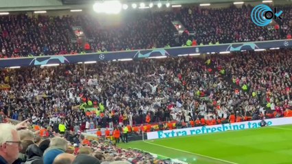 Así celebró la afición del Real Madrid el golazo de Vinicius contra el Liverpool