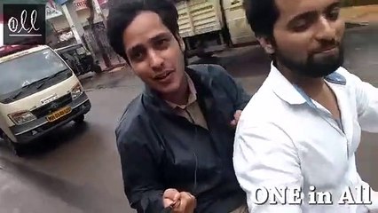 Hindistanlı Kıza Fena Şaka