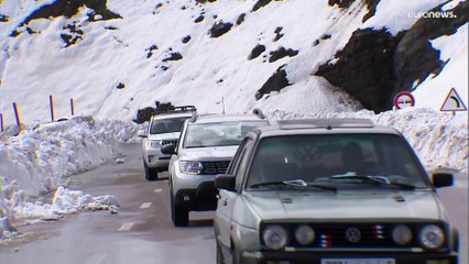 شاهد: الثلوج لا تزال مكدسة وبكثافة في المغرب رغم مرور أيام على تساقطها