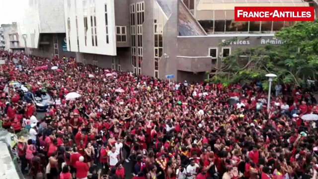 Foule mardi gras carnaval Fort-de-France