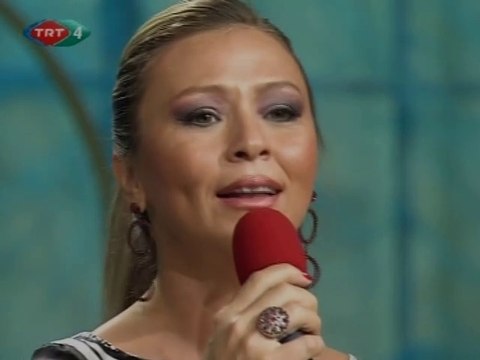 Nazlı Kanaat / Bu akşam yine dertlerimle başbaşa kaldım