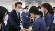 尹, 서울대병원 방문...