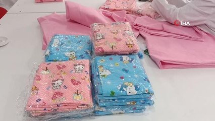 Depremzedeler üşümesin diye gece gündüz çalışıyorlar