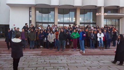 ODTÜ’lü öğrenciler, yurtlara alınmama kararını rektörlük önünde protesto etti: "Eğitim haktır engellenemez!"