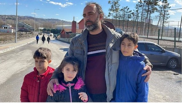 5 katlı binanın zemin katında kalmışlardı: O anları unutamıyorlar