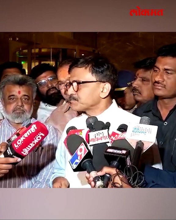 ते एका गुंडांची बाजू घेत आहे